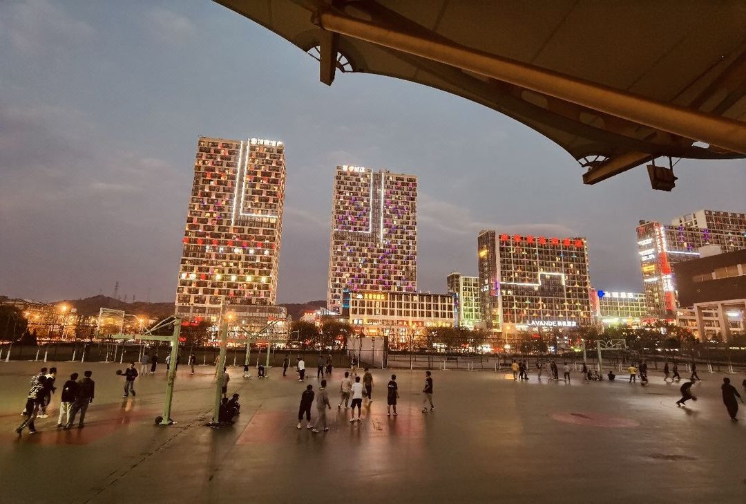 Kunming Tianji Hotel (Chenggong University Town High-speed Railway South Station)