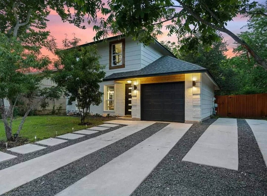 距市中心7英里的家中臥室