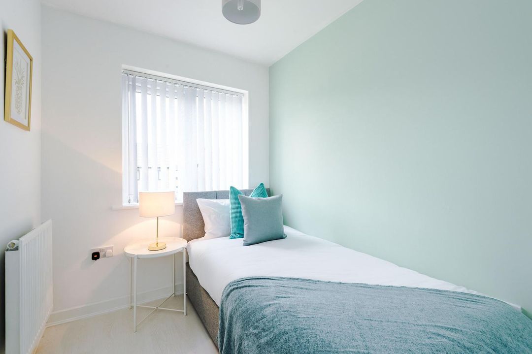 MCR 4臥室3浴室承包商之家