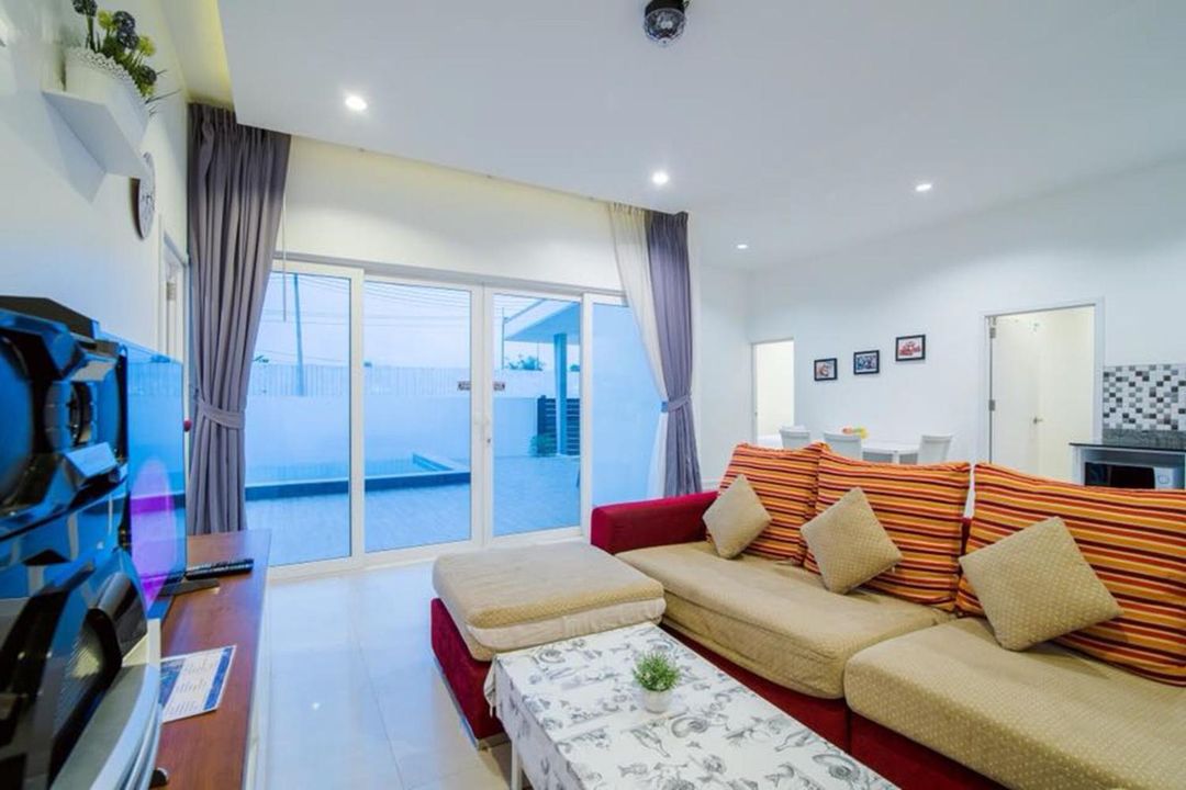 White Rose Pool Villa Hun Hin