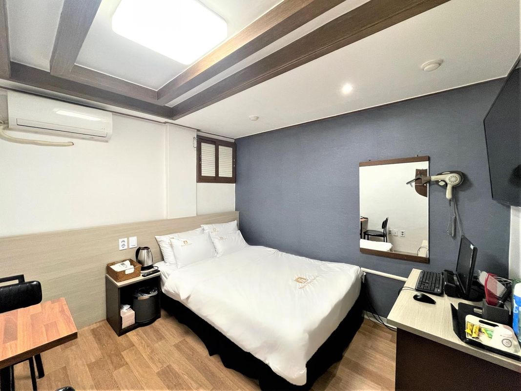 Seongbuk (Jeongneung) Must Stay - Wave