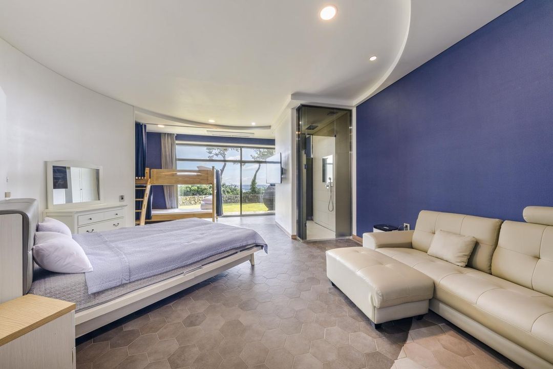 Ocean View Jeju Guesthouse - Hostel