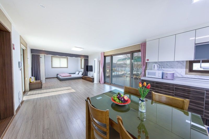 Bitoseom Byeoljubu Pension