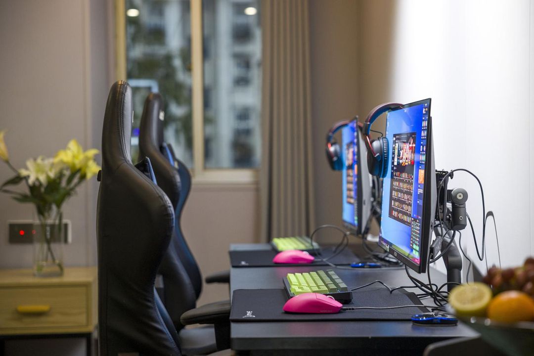 Pinguan E-sports Hotel (Yuhuating Branch)