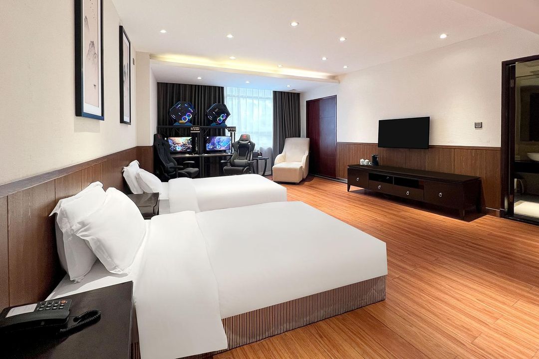 Yaxin E-Sports Hotel (Shenzhen Xiashiwai Fuwai Subway Station)