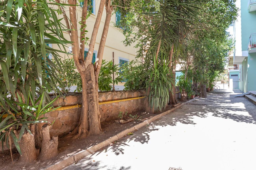 Casa Abeba, The Tower of Rome