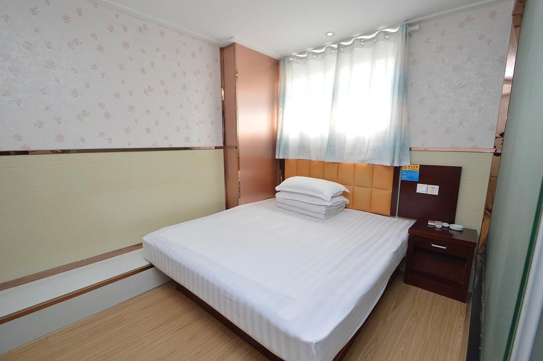 君緣賓館(南京財經大學仙林校區金鷹湖濱天地店)