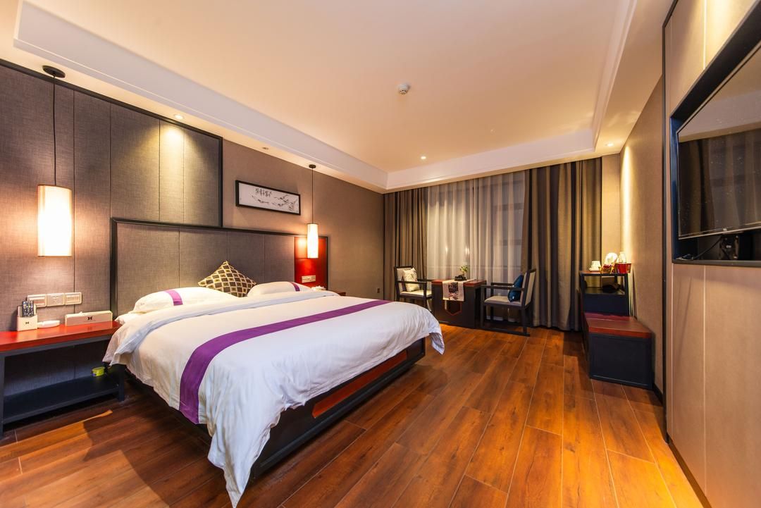 Zhaotian Holiday Hotel