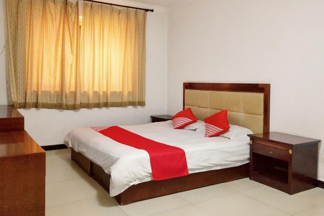 Yicheng Hotel (Langfang Oriental University Town)