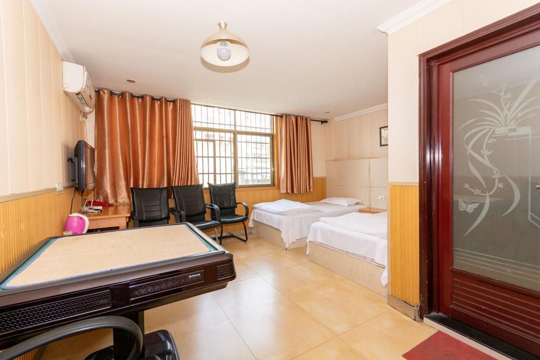 Daye Jialefu Business Hotel
