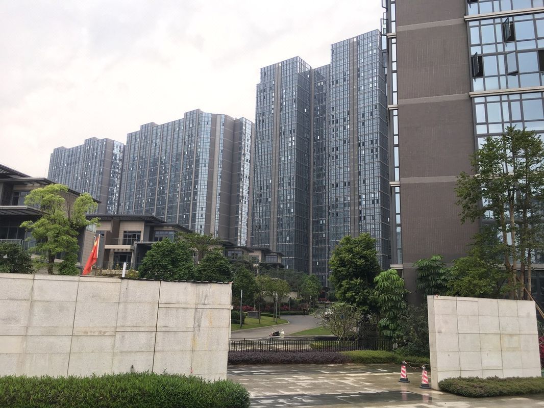 广州夏天的琉璃公寓