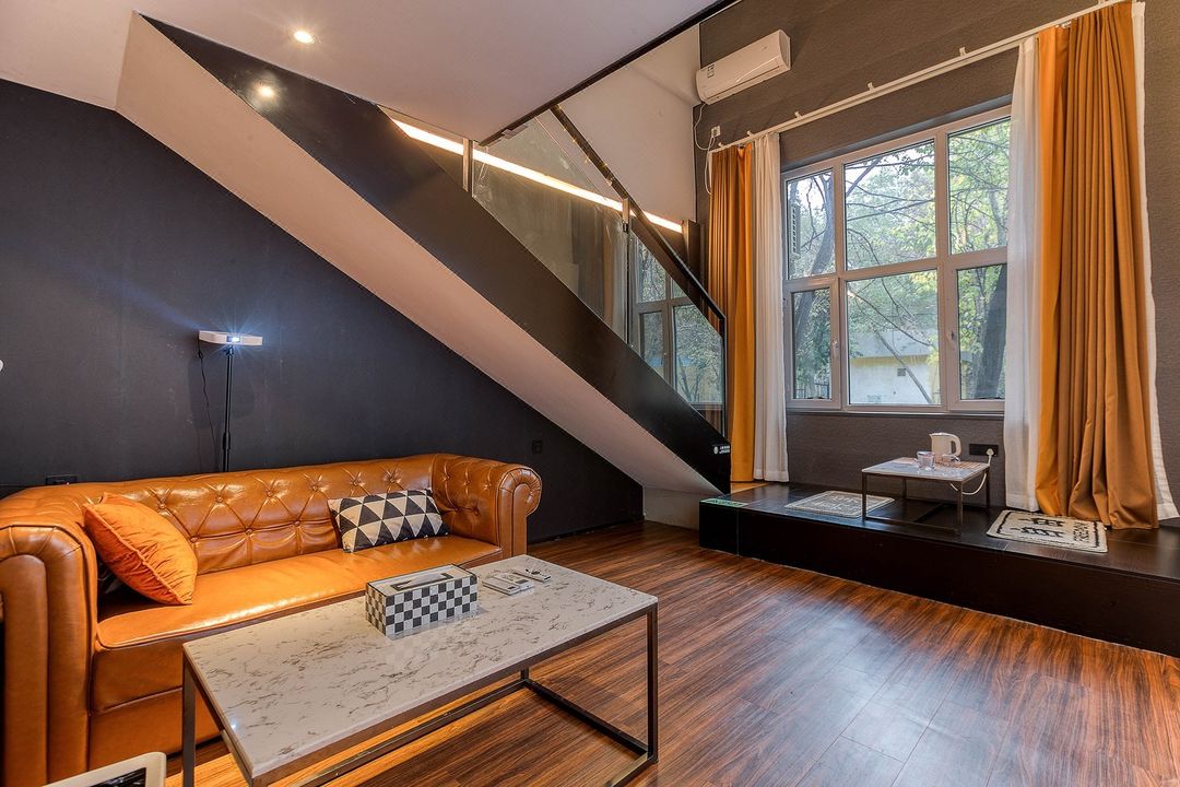 良住民宿(烏魯木齊中營工地鐵站店)