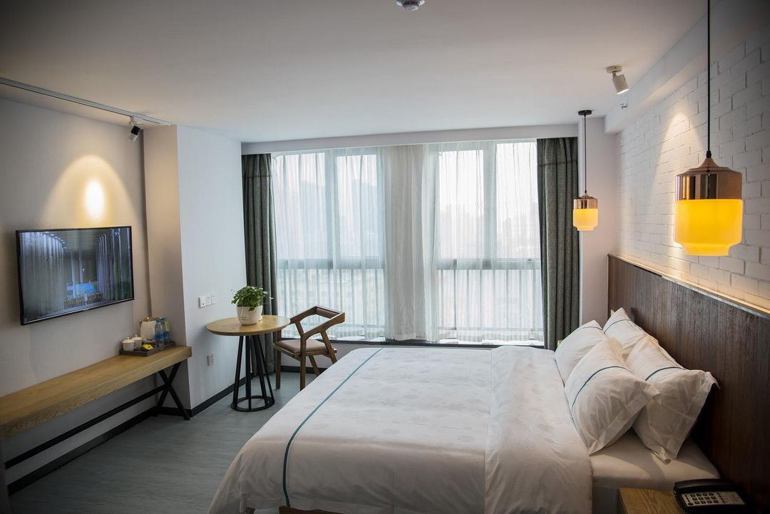 Jingkaisi Hotel (Taojialing Subway Station Renxinhui Branch)