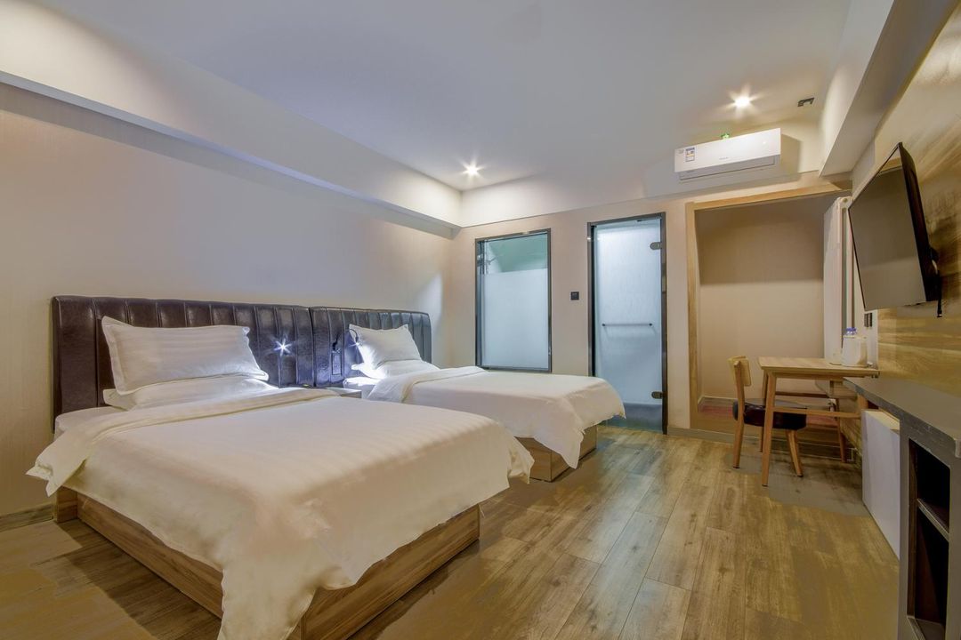 Hanqin Express Hotel (Tianjin Railway Station Front Plaza)