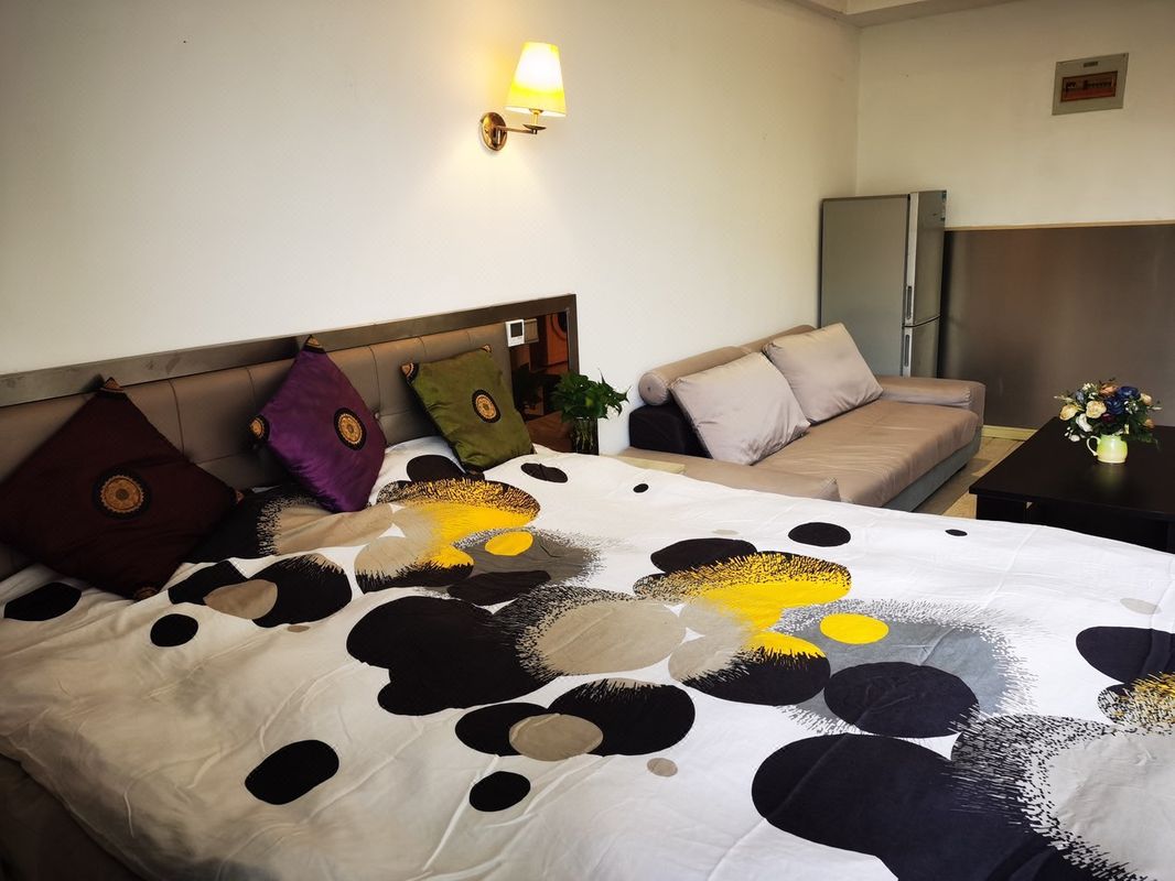 上海遇见闲云野鹤公寓(茸北路分店)