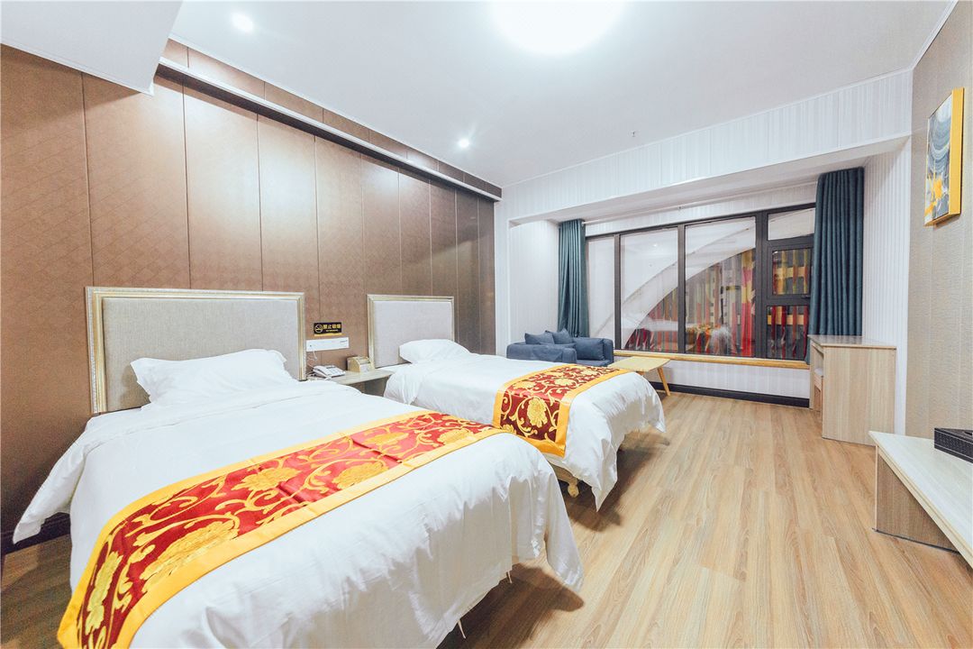 Chuzhou Junyi Business Hotel