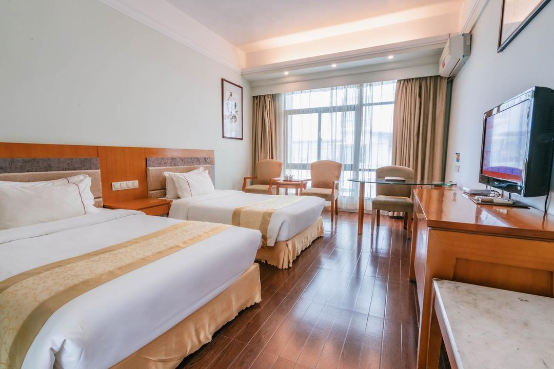 三亞鴻芳雅居酒店