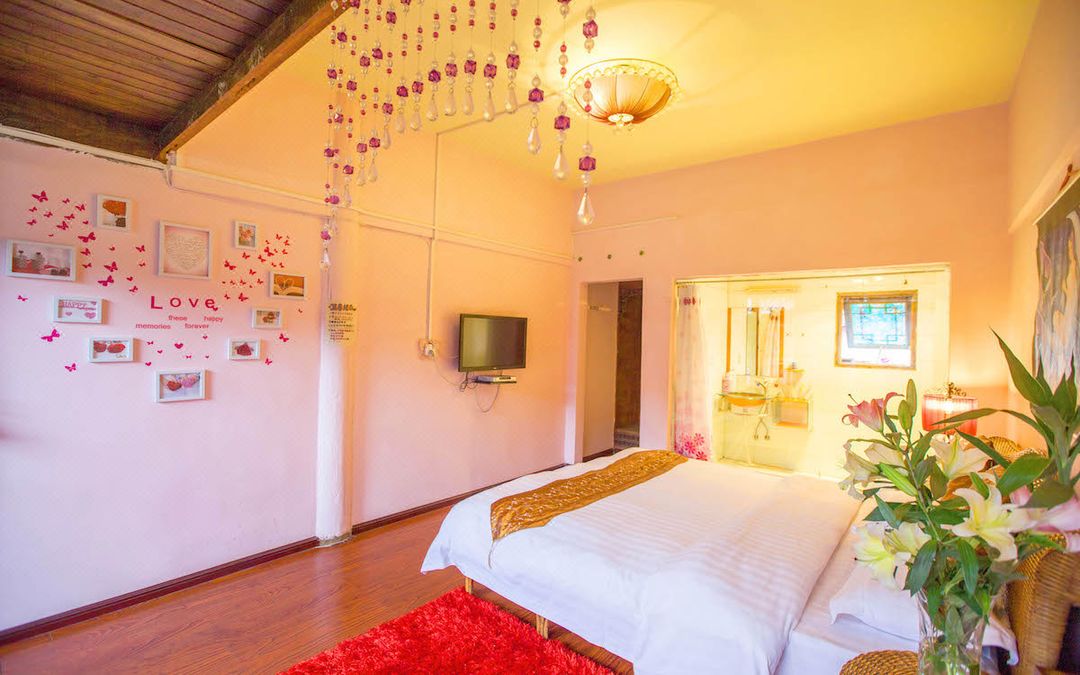 麗江上海親的客棧管理(麗江拉市海紫雲寺分店)