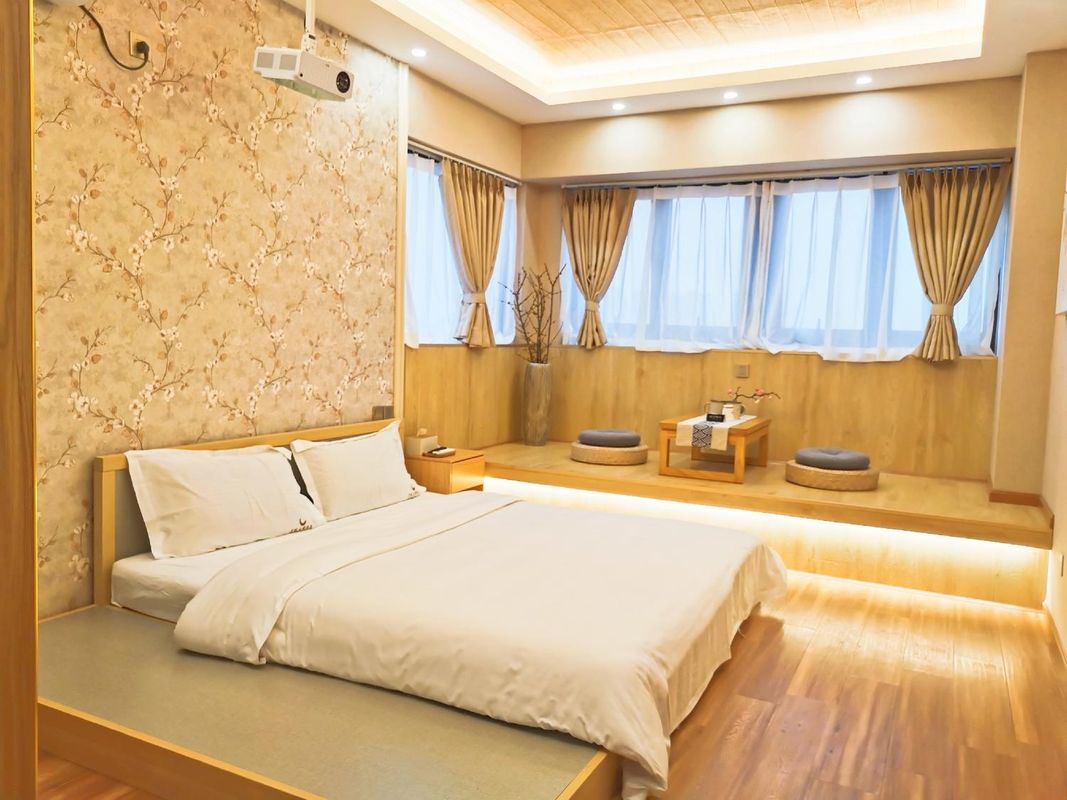 Yuezhu Hotel (Chengdu Longhu Jinnantian Street)