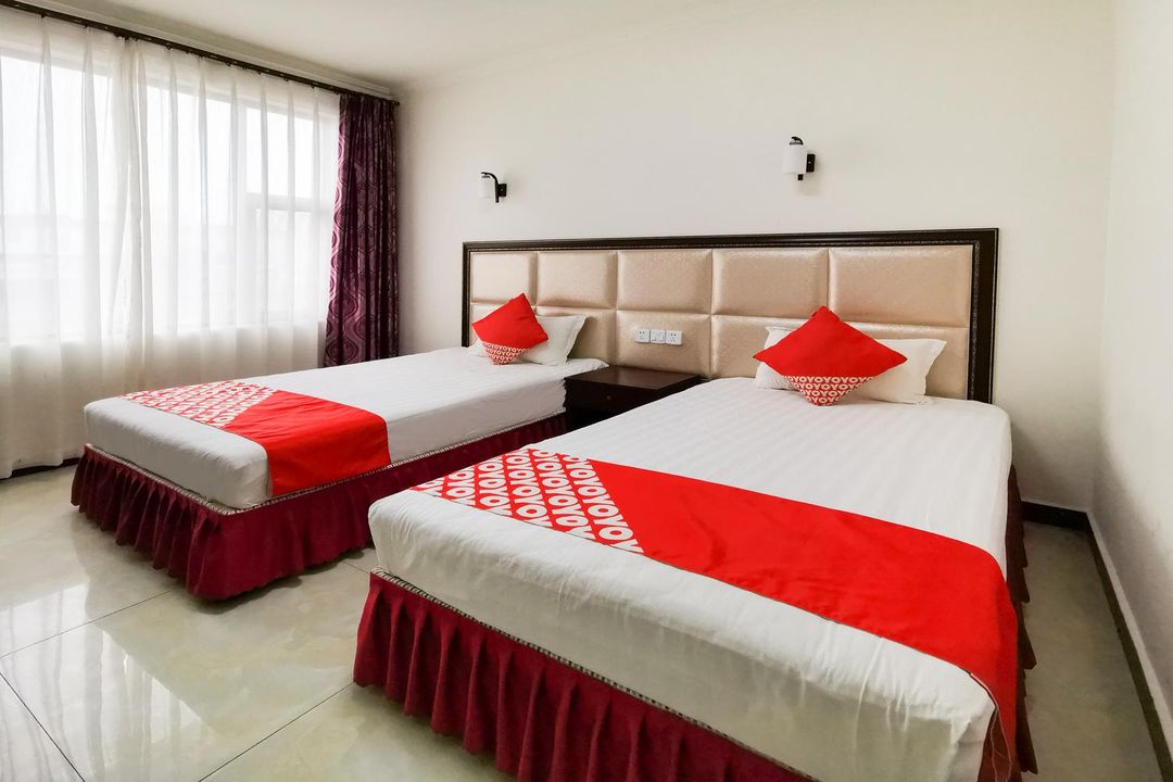 Dujiangyan shixiang road Wutong inn