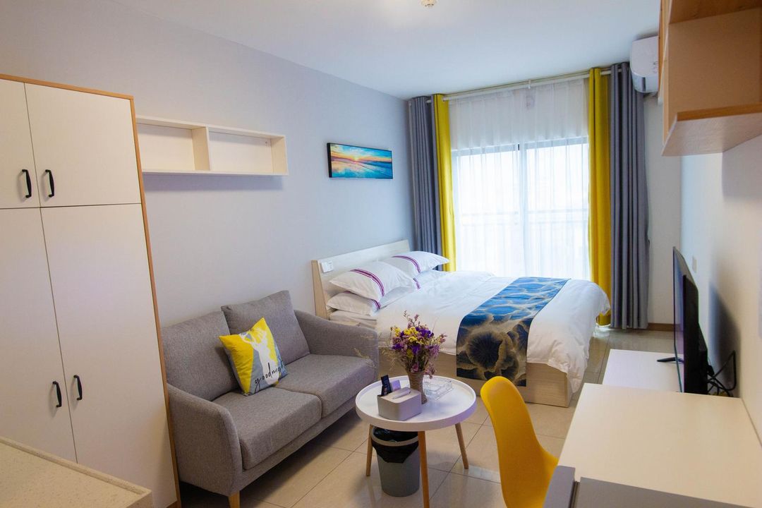 Huileju Apartments (Foshan railway station store)