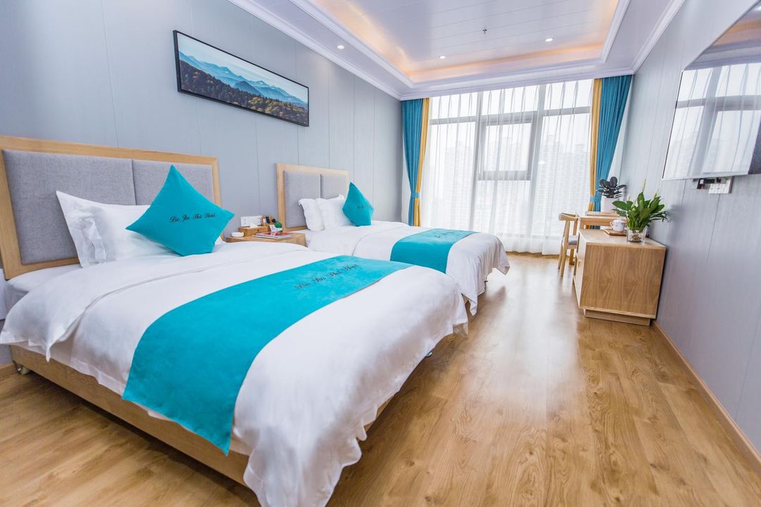 BoJinHui Grand Hotel (Chengdu Longquan Government Affairs Center Shufang Subway Station)