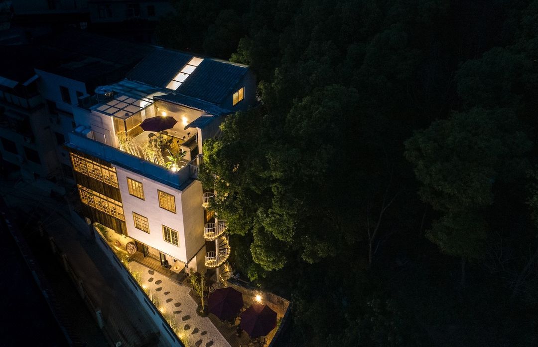 長沙四月三日山景露臺民宿(嶽麓山湖南大學店)