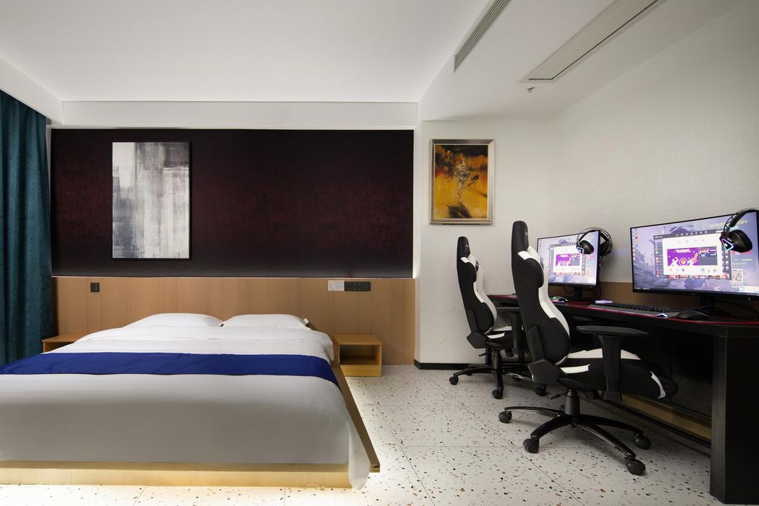 品凡電競酒店(蘇州越溪地鐵站SM廣場店)