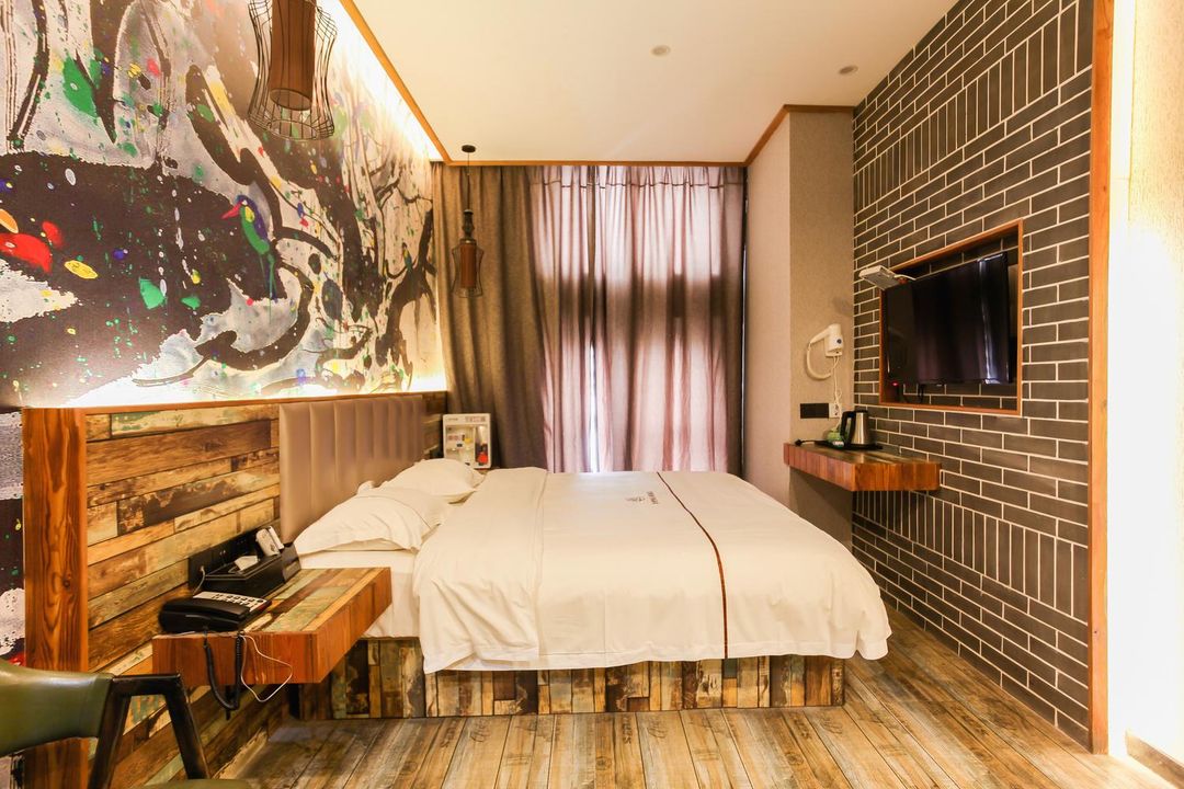 Quanwan Impression Theme Hotel