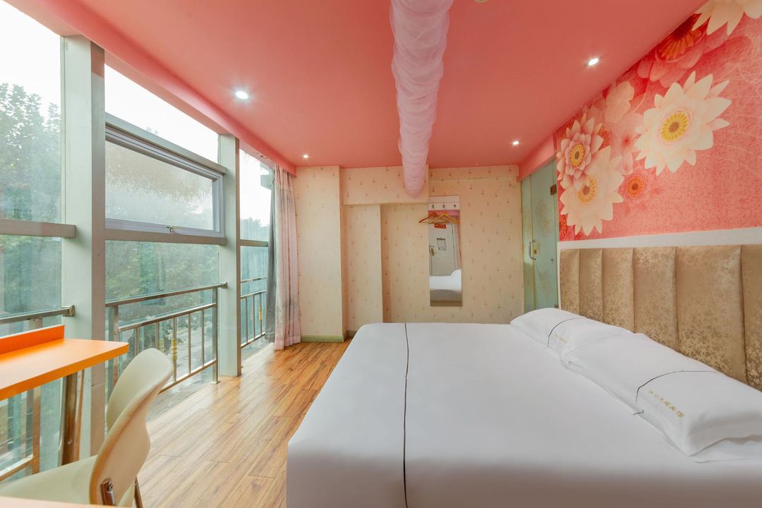 Hong7 Hotel (Wuhan University of Technology Branch)