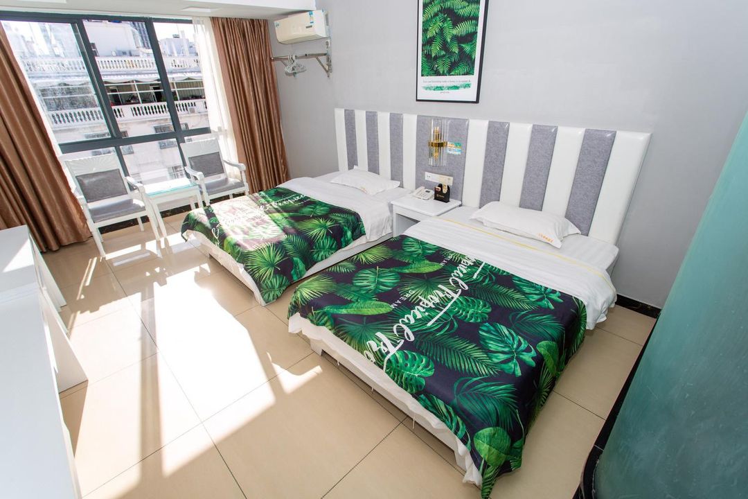 Hainan V8 Fashion Hotel