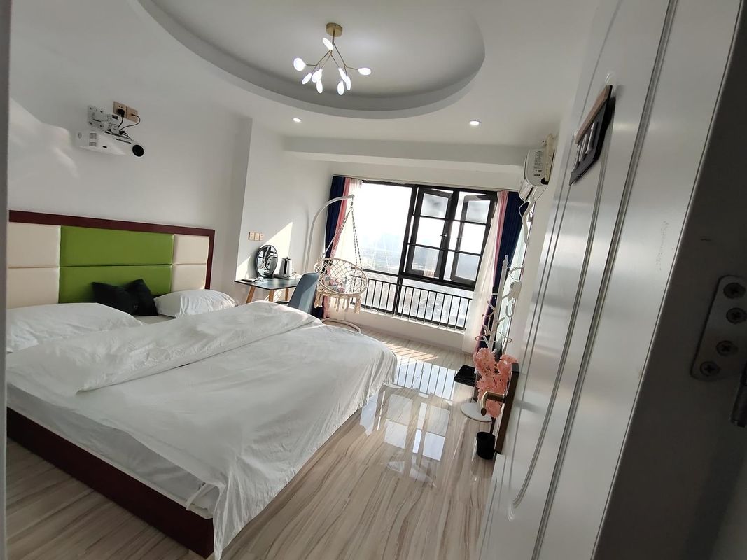 Love sea theme apartment(Metro entrance of Hugong University)