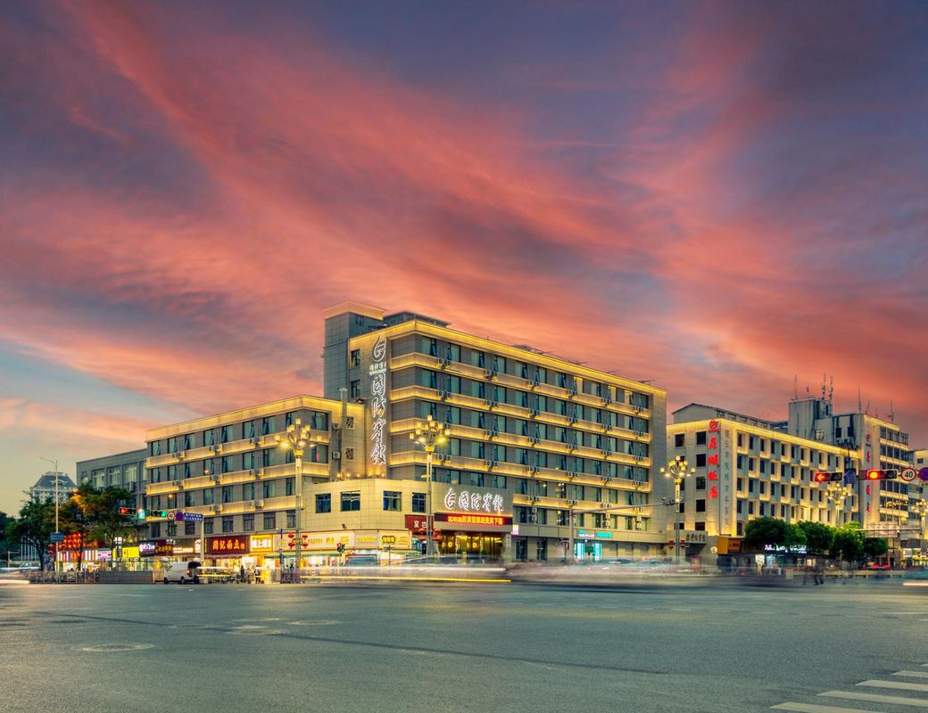 國防賓館(昆明火車站環城南路地鐵站店)