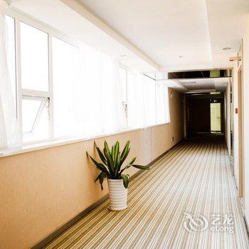 九坤假日酒店(湖北大学店)酒店提供图片