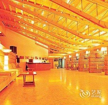 阿拉善左旗月亮湖沙漠酒店酒店提供图片