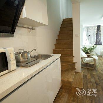 上海文艺清新之家复式(环科路店)酒店提供图片