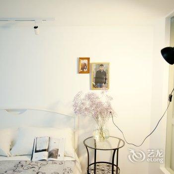 上海文艺清新之家复式(环科路店)酒店提供图片