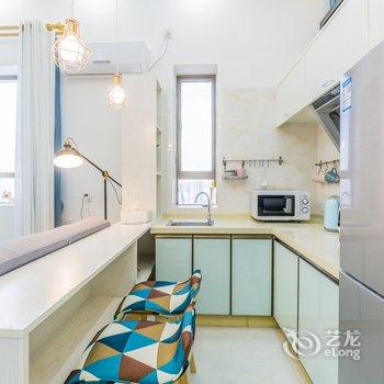 广州离岛空气特色民宿(中山五路分店)酒店提供图片