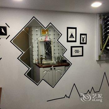 德艺双馨的老艺术家公寓(上海瑞金一路店)酒店提供图片