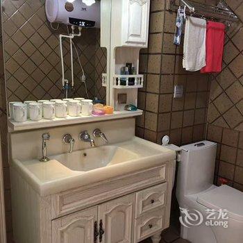 青岛双海景温馨大床房公寓酒店提供图片