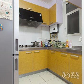 上海市中心温馨设计感公寓(法华镇路分店)酒店提供图片