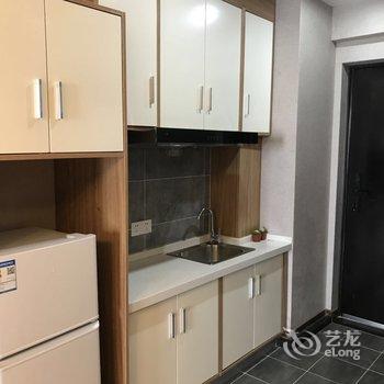 重庆浪漫爱丽堡公寓酒店提供图片