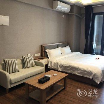 重庆浪漫爱丽堡公寓酒店提供图片