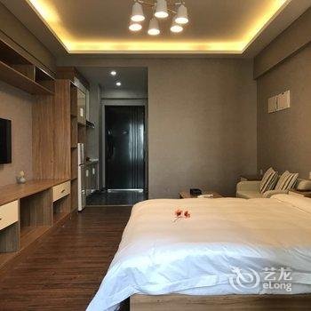 重庆浪漫爱丽堡公寓酒店提供图片