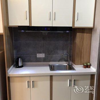 重庆浪漫爱丽堡公寓酒店提供图片