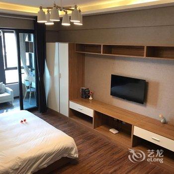 重庆浪漫爱丽堡公寓酒店提供图片