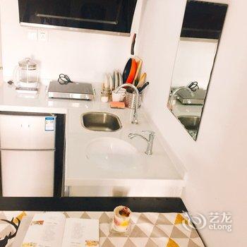 广州塔夜景高层民宿(白梧桐轰趴馆分店)酒店提供图片
