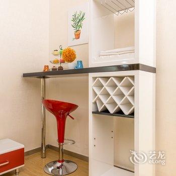 广州广州ins小清新大床房公寓(元下底路分店)酒店提供图片