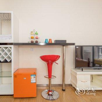 广州广州ins小清新大床房公寓(元下底路分店)酒店提供图片