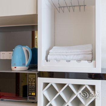 广州广州ins小清新大床房公寓(元下底路分店)酒店提供图片